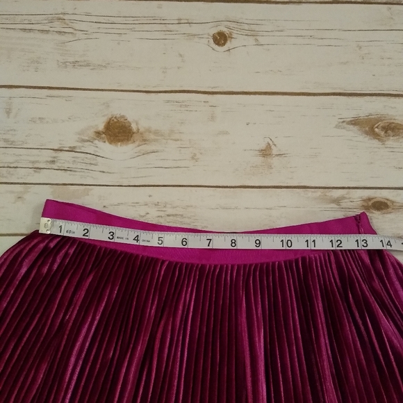 Zara Hot Pink Faux Velvet Accordion Pleated MIDI Skirt Small - Picture 4 of 9